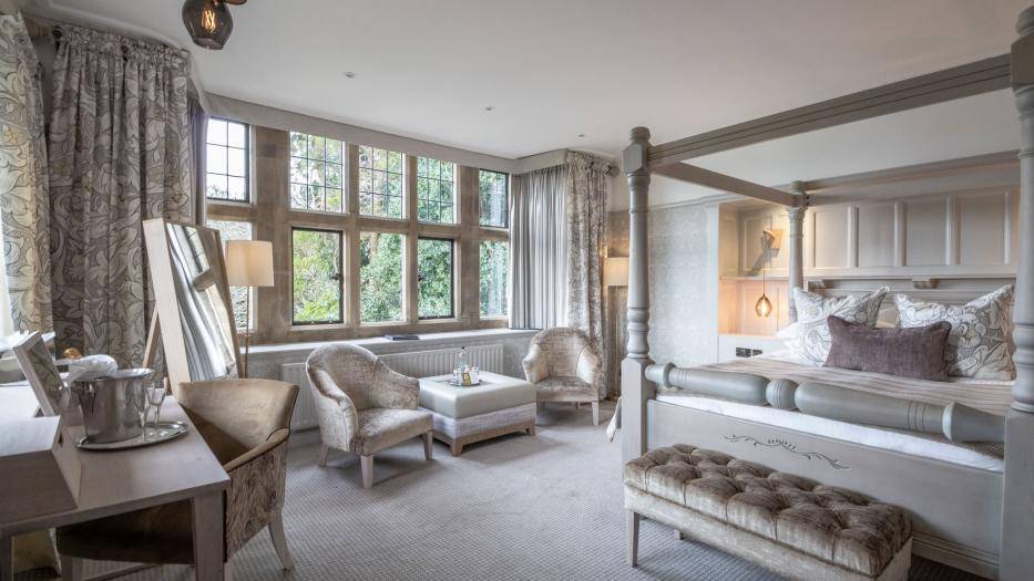 Cragwood Lake View Room 1