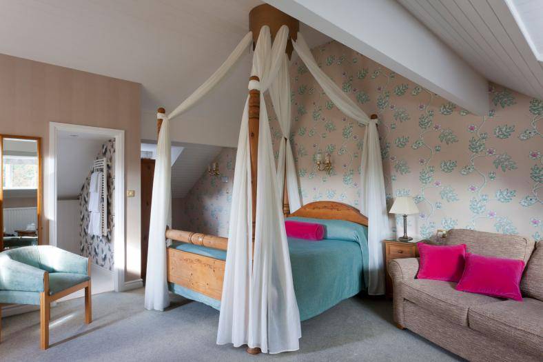 Cragwood Four Poster room 16