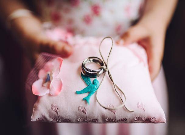 Briery Wood wedding gallery rings