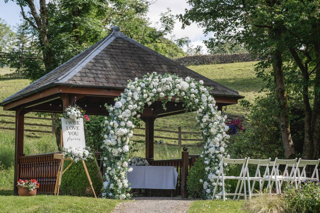 Briery-Wood-Garden-Gazebo
