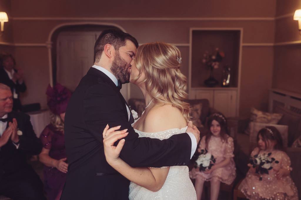 intimate-wedding-briery-wood